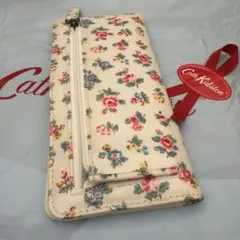 Cath Kidston 長財布 花柄 ロングウォレットのサムネイル