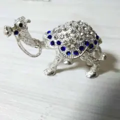 関西万博シルバーキャメル型置物ラクダ