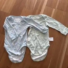 UNIQLO 長袖ボディスーツ2枚セット（水色・緑色）