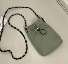 【【 新品未使用 】】ミニショルダーバッグ　ユニセックス　カーキ