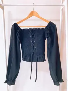 GORGE ブラック　シャーリングトップスのサムネイル