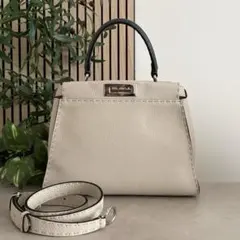 FENDI》 セレリア ピーカブー レギュラー コルダ ショルダーバッグ 