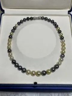 ミキモト　マルチカラーパール ネックレス 留め金K18 美品のサムネイル