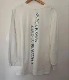 ホワイト長袖Tシャツ バックプリントのサムネイル