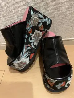 【Hayate様専用】【美品】YOSUKE 厚底サンダル 刺繍