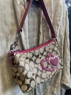 デパート購入coach コーチ　アクセサリーポーチ ハート　ピンク　シグネチャー