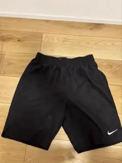 Nike 黒ショートパンツ