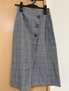 グレー系チェック ボタン付きタイトスカート