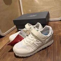 新品　17.5 New Balance 373 ホワイト キッズスニーカー