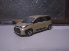 トミカ No.16 トヨタ シエンタ 箱無しのサムネイル
