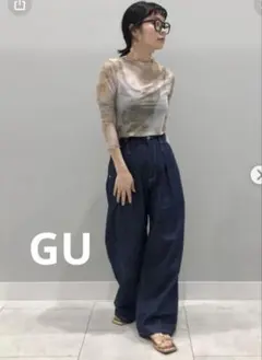 ［未使用タグ付］【GU】シアープリント ボトルネックT（長袖）のサムネイル