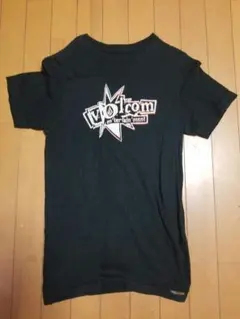 Volcom ボルコム 古着 ブラック Tシャツ ロゴ入りSサイズUSED