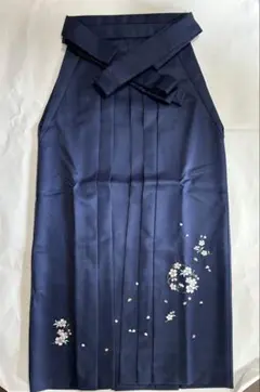 美品　袴　Lサイズ　紺色