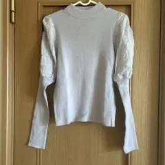美品！ティティアンドコー　パフスリーブニットセーター