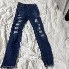 【CECIL McBEE】(S) スキニーパンツ デニム ダメージ紺色♡美品♡