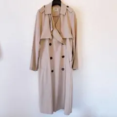 美品✳︎クリアインプレッション トレンチコート ベルト付き ベージュ とろみ素材のサムネイル