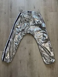 美品早い者勝ち‼︎DMREBEL（ドムレーベル）シルバーメタリックパンツ