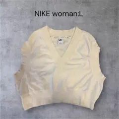 NIKE Vネック クロップド丈 パイル生地 ベスト クリーム色 アイボリー 白のサムネイル