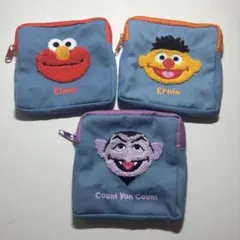 セサミストリート　もこもこポーチ2 ３点セット　ガチャガチャ