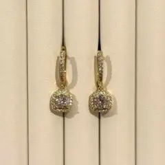 高級 CZ ダイヤモンド　スクエア　パヴェ　ピアス　揺れる　ゴールド　シンプル