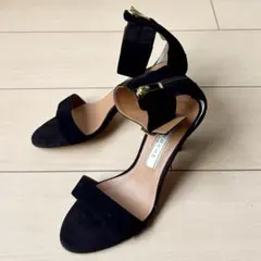新品　ビノシュ BINOCHE アンクルストラップサンダル　ヒール　パンプス　黒のサムネイル