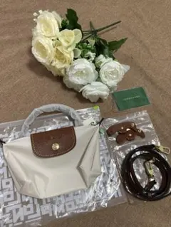 新品未使用】LONGCHAMP プラチナ クロコ型押し ナノマイクロバッグ