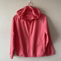 【美品】ユニクロ　ポケッタブルパーカー ウインドブレーカー 150