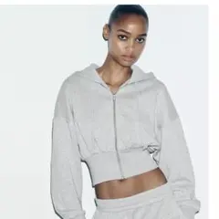 ZARA クロップド丈メタリック糸スウェットシャツ