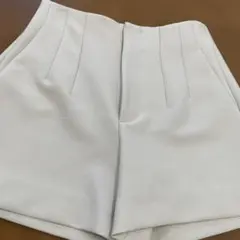 ZARA ショートパンツ　ホワイト　XS