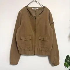 ナチュラルビューティーベーシック　ノーカラージャケット　スウェード生地　茶　秋冬