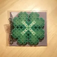 クローバーモチーフのキーホルダー