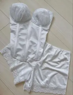 タグ付き新品★ブライダルインナー C65〜B65 ビスチェ ペチパンツ セットのサムネイル