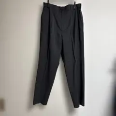 UNIQLO ユニクロ タックテーパードパンツ　ダークグレー　Mサイズ