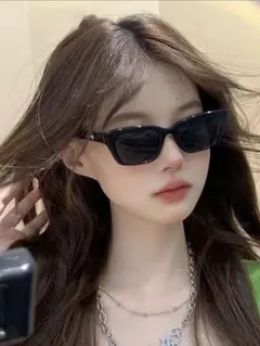 レディース 韓国 ブラック スクエアフレーム サングラスのサムネイル