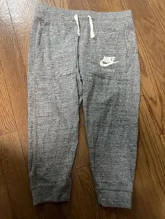 Nike グレー ジョガーパンツ