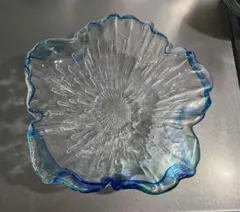 青色の花びら形ガラスボウル