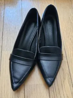 黒いポインテッドトゥパンプス 中ヒール　5cm