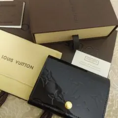 ヴェルニ・モノグラム型押しカードケース（新品・未使用）