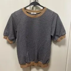 ネイビーとブラウンのドット柄半袖ニット