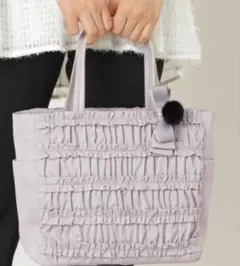 【美品　現行品】TO BE CHIC ポンポンフリルトートバッグ　ピンク
