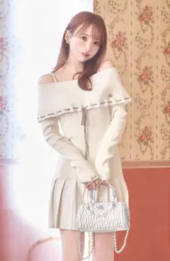 michellMacaron ビジューリボンオフショルワンピース ピンクベージュ
