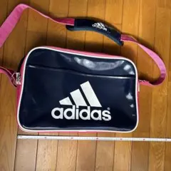 エナメルバッグ　アディダス