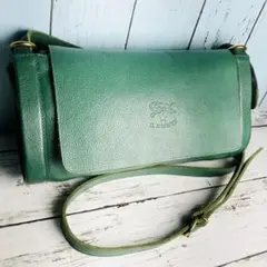 【希少　高級感漂う本革】IL BISONTE　ショルダーバッグ　緑　バイソン刻印