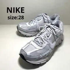 나이키 NIKE 스니커즈 화이트 남성 줌 보멜로 화이트