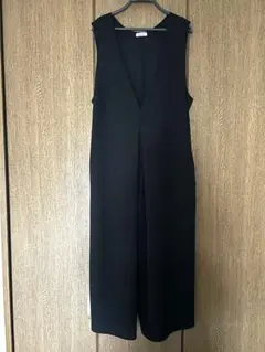 しまむら　ブラック Vネック ノースリーブ オールインワン　サロペット　大きめ