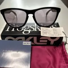 Oakley Frogskins フロッグスキン 9245 E554