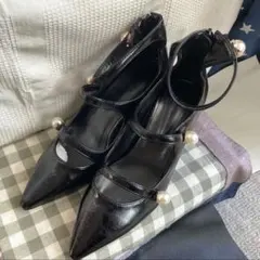 美品　TIAM ブラックレザー　アンクルストラップパンプス