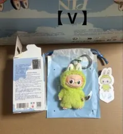 V 黄緑　ラブブ イニシャル ポップマート THE MONSTERS