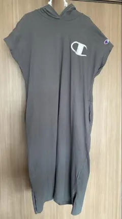Champion フード付きグレー半袖ワンピース⭐︎150