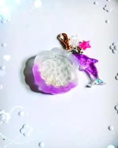 ハンドメイド 紫の貝殻とイルカのチャーム